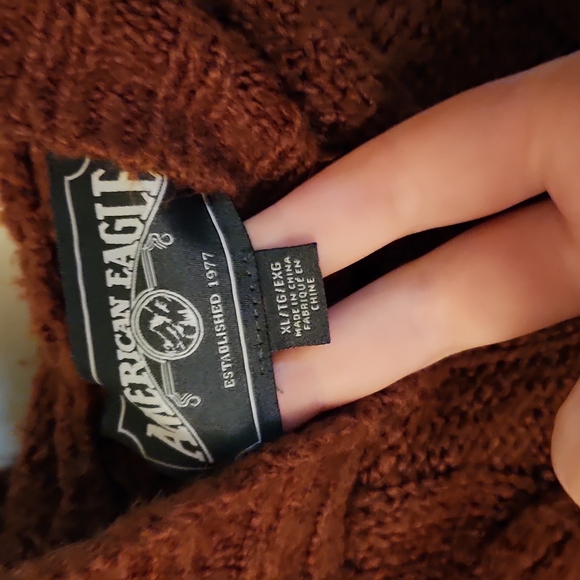 AE High Low Cropped Sweater!! - Picture 3 of 4